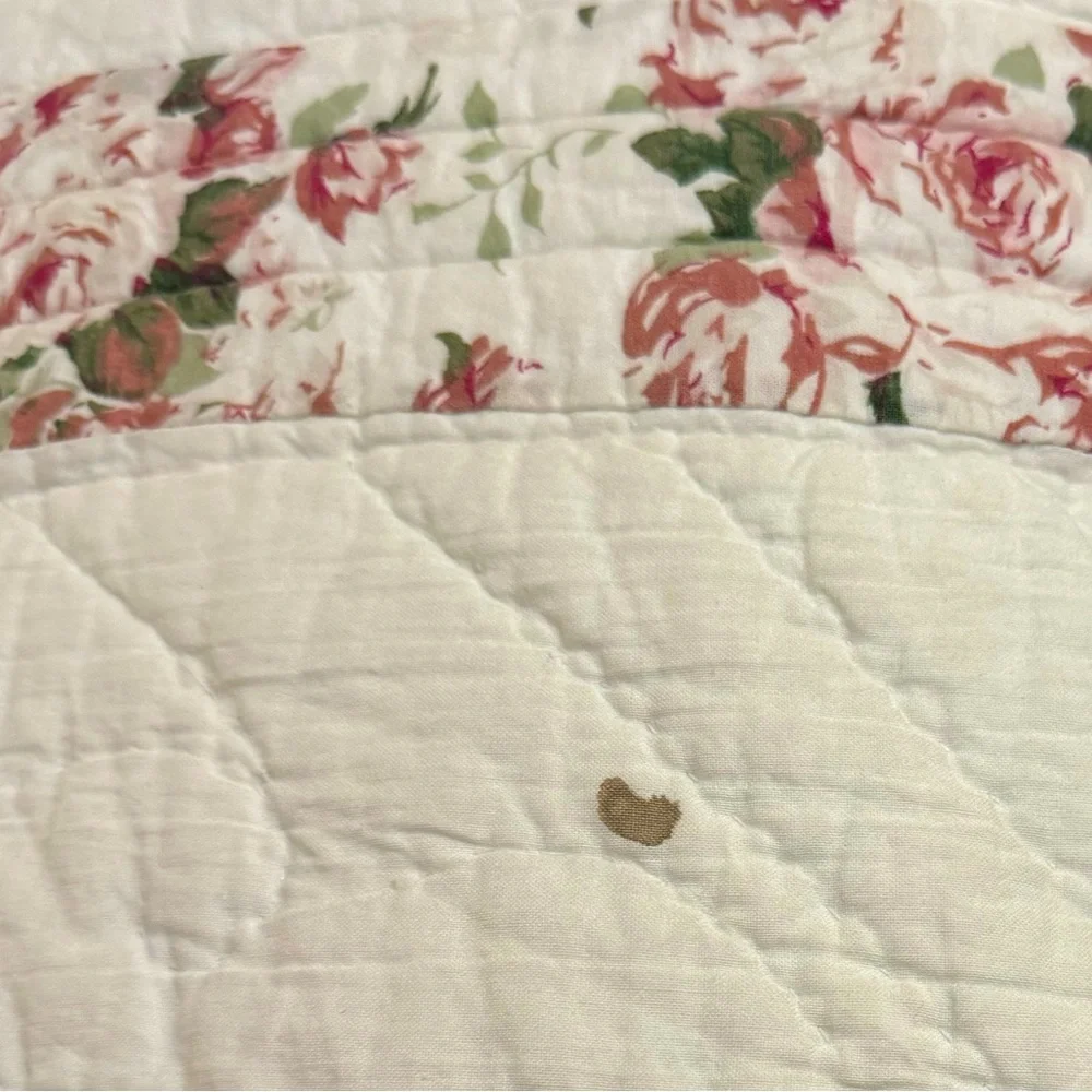 White Quilt with Pink Floral Decorative Details - Full Size - Picture 11 of 11